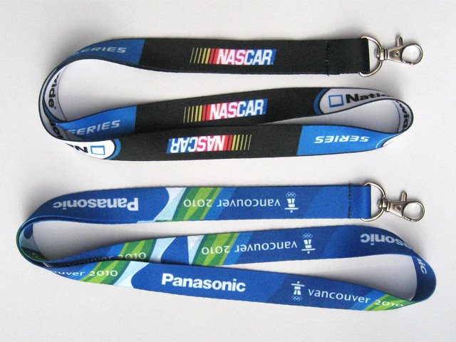 Cinta lanyard con mosquetón 